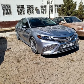 Toyota Camry 2021