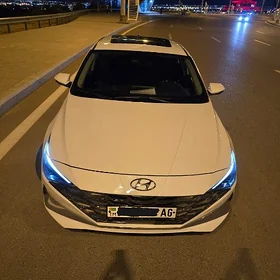 Hyundai Elantra 2022