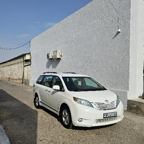 Toyota Sienna 2016