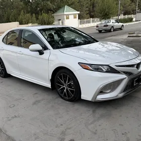Toyota Camry 2023