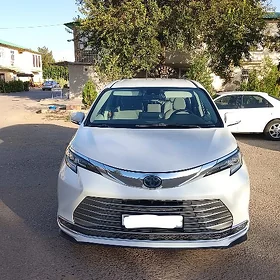 Toyota Sienna 2021