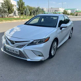 Toyota Camry 2018