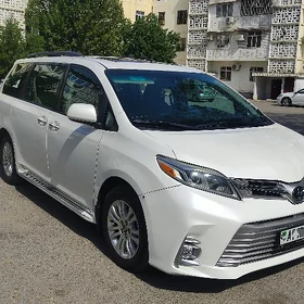 Toyota Sienna 2018