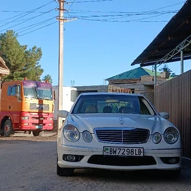 Mercedes-Benz E500 2003