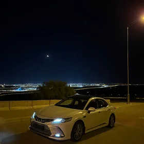 Toyota Camry 2021