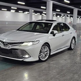 Toyota Camry 2018