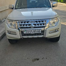 Mitsubishi Pajero 2016