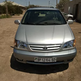 Toyota Sienna 2002