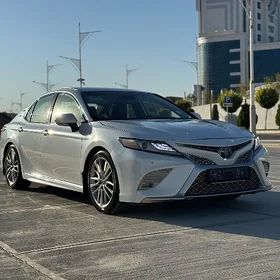 Toyota Camry 2019