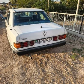 Mercedes-Benz 190E 1986