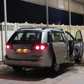 Toyota Sienna 2008