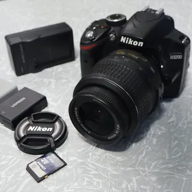 NIKON D3200