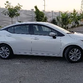 Nissan Versa 2021