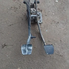 Mersedes pedal