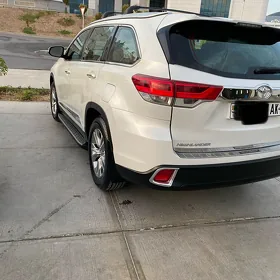Toyota Highlander 2019