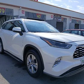 Toyota Highlander 2021