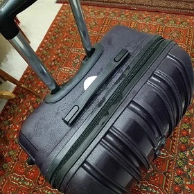 чемодан б/у