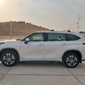 Toyota Highlander 2022