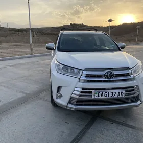 Toyota Highlander 2019