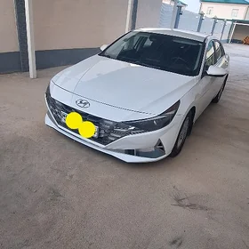 Hyundai Elantra 2022