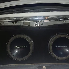 pioneer bas bocka