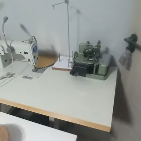 швейная машина с авирлоком