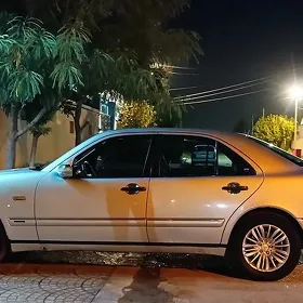 Mercedes-Benz E320 1996