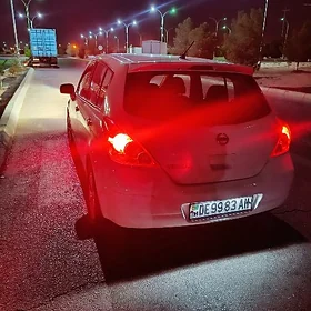 Nissan Versa 2011