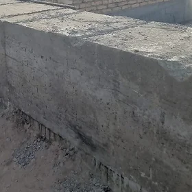 Ussa podwala monolit guýujy