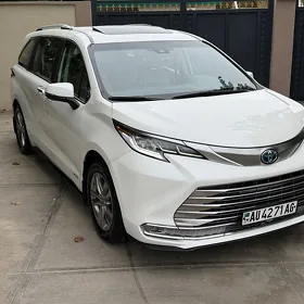 Toyota Sienna 2021