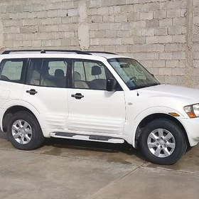 Mitsubishi Pajero 2002