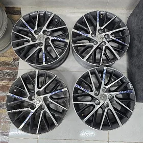 Lexus es diska R17 morda