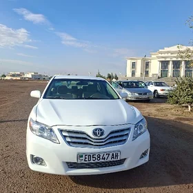 Toyota Camry 2010