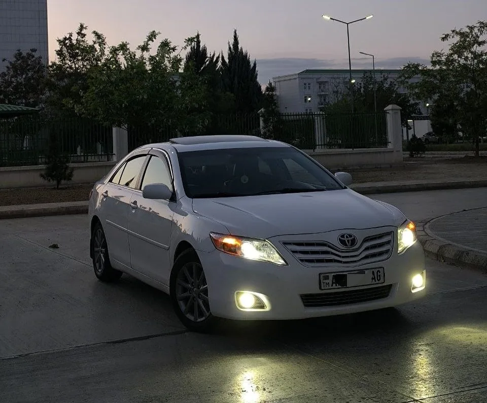 Toyota Camry 2010 - 1