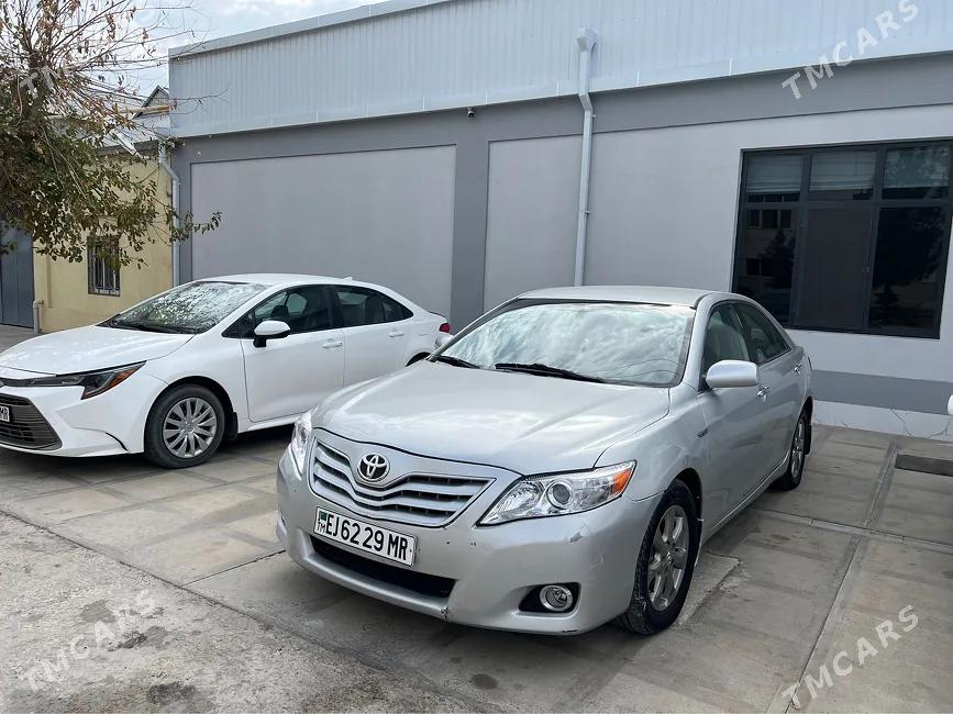 Toyota Camry 2010 - 1
