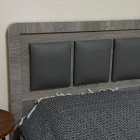 Spalni krowat