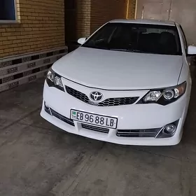 Toyota Camry 2012