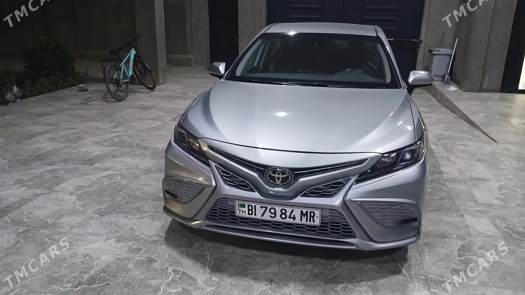 Toyota Camry 2021 - 1