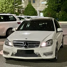 Mercedes-Benz C350 2012
