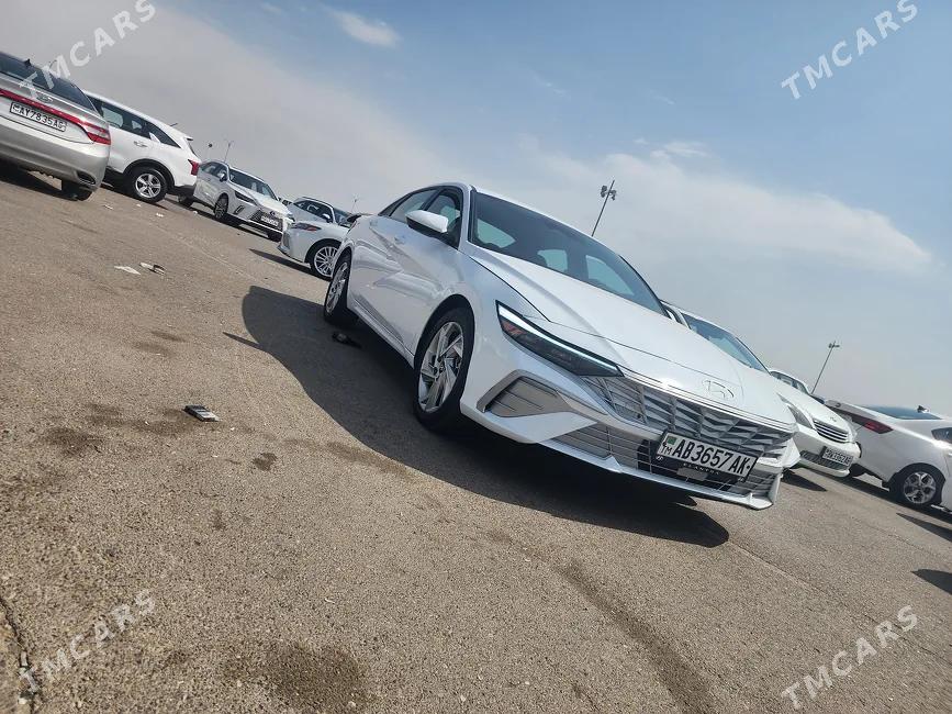 Hyundai Elantra 2024 - 1
