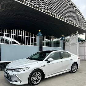 Toyota Camry 2023
