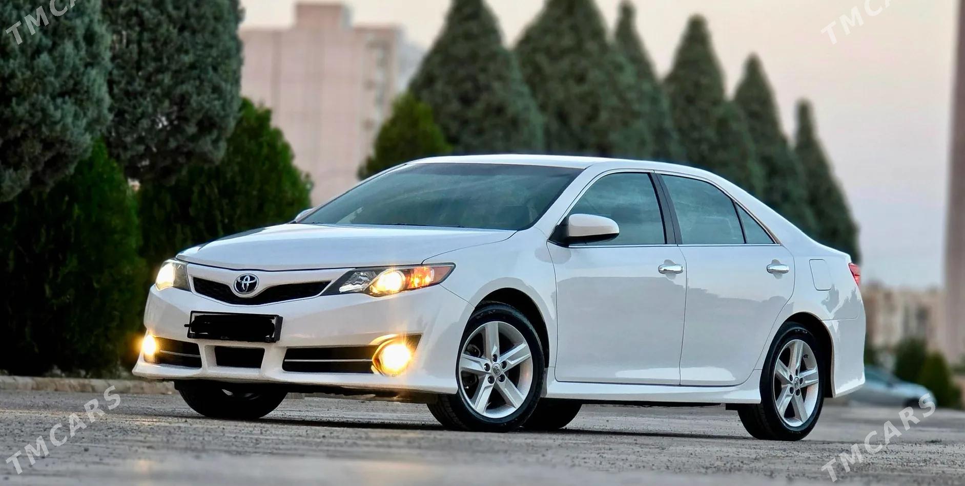 Toyota Camry 2012 - 1
