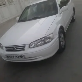 Toyota Camry 2000