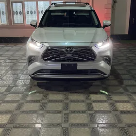 Toyota Highlander 2022