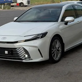 Toyota Camry 2025