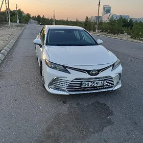 Toyota Camry 2021