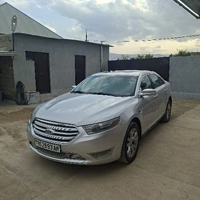 Ford Taurus 2010