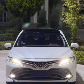 Toyota Camry 2018
