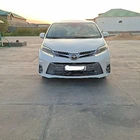 Toyota Sienna 2019