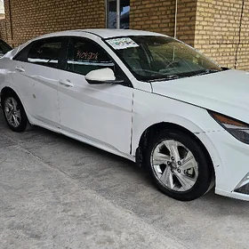 Hyundai Elantra 2023